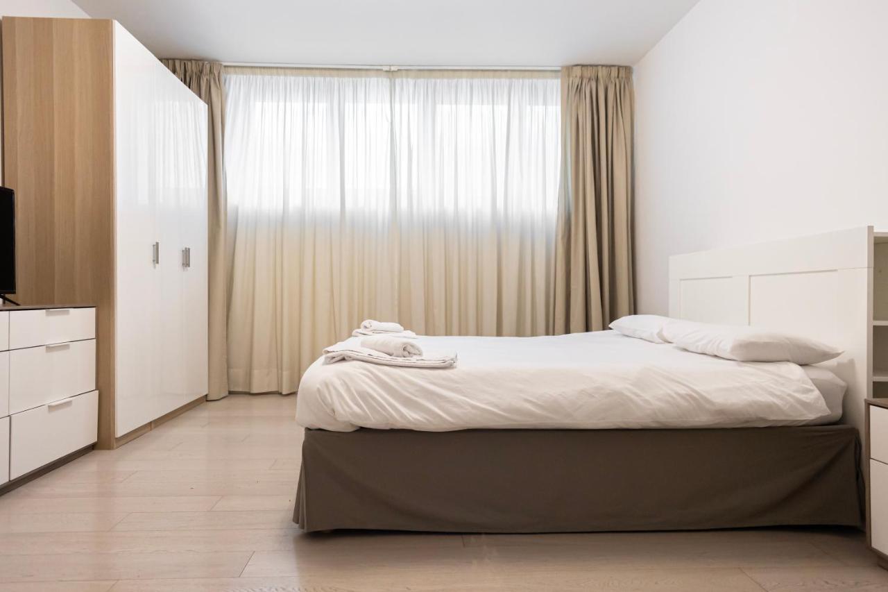 Elegante E Spazioso Quadrilocale In Porta Venezia Milan Bagian luar foto